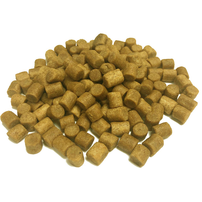 Coppens 8mm fish food pellets designed for healthy growth in coarse fish.